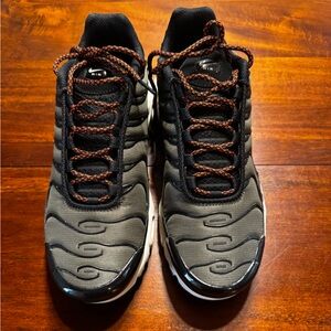 New - NIKE Air Max Plus TNs - Men’s 6 / Women’s 7.5